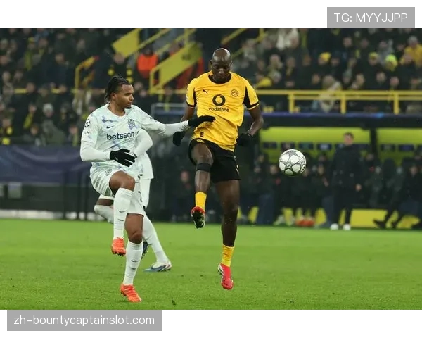 米兰追逐吉拉西遇7000万欧元天价阻碍，多特蒙德强硬态度使夏窗交易陷入僵局